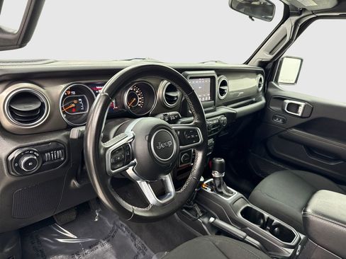 Used 2021 Jeep Wrangler Unlimited Sahara AWD/4WD image 18