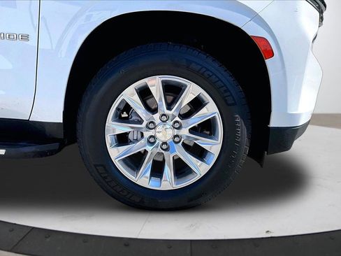 Used 2021 Chevrolet Tahoe Premier w/ Premium Package AWD/4WD image 35