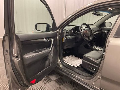 Used 2013 Kia Sorento EX AWD/4WD image 23