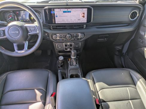 Used 2024 Jeep Wrangler Unlimited Sahara w/ Technology Group image 17