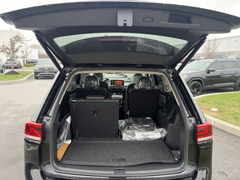 New 2026 Volkswagen Atlas Peak Edition AWD/4WD image 21