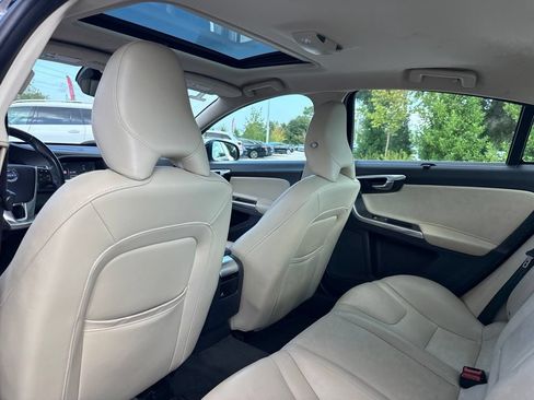 Used 2018 Volvo S60 T5 Inscription FWD image 17