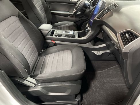 Used 2022 Ford Edge SE w/ Black Appearance Package image 13