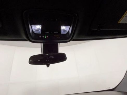 Used 2023 Chevrolet Traverse LT FWD image 36