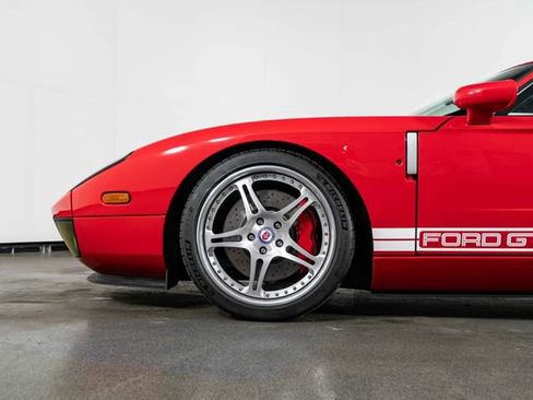 Used 2005 Ford GT image 12