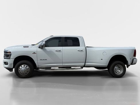 Used 2026 RAM 3500 Laramie w/ Towing Technology Group AWD/4WD image 2