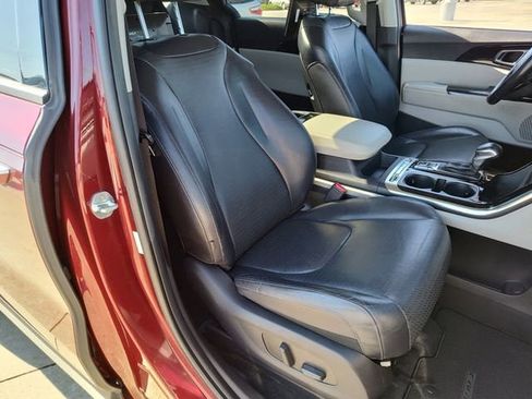 Used 2022 Kia Carnival SX Prestige image 25