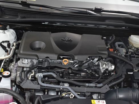 Used 2025 Toyota Camry SE image 12