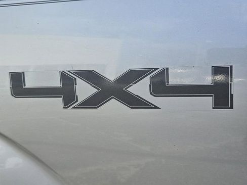 Used 2013 Ford F150 XLT w/ XLT Chrome Pkg image 12