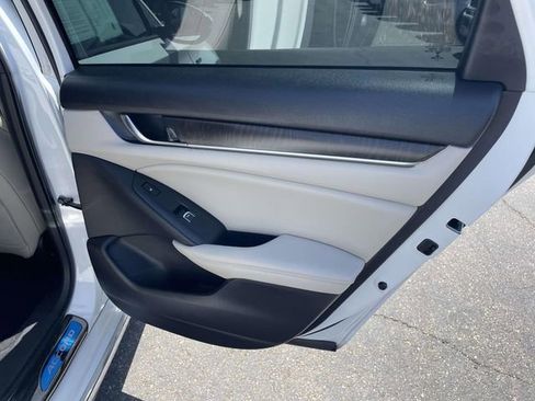 Used 2022 Honda Accord Touring image 34