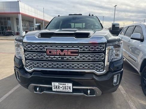 Used 2023 GMC Sierra 2500 Denali image 2