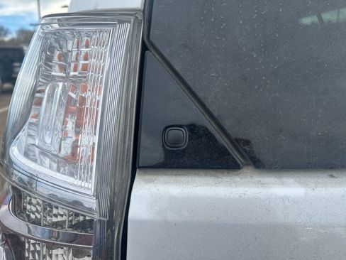 Used 2019 Lexus GX 460 image 40