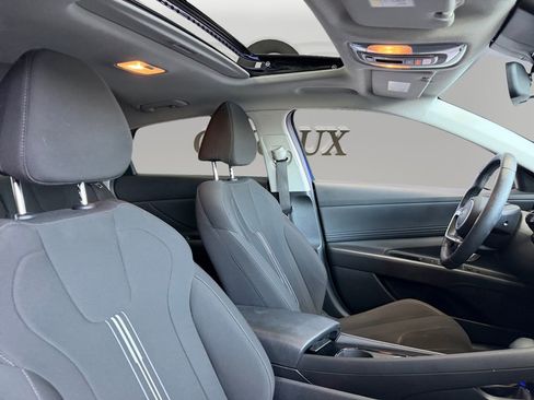 Used 2024 Hyundai Elantra SEL w/ Convenience Package FWD image 15