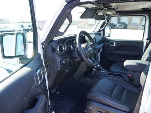 New 2026 Jeep Gladiator Sport AWD/4WD image 10