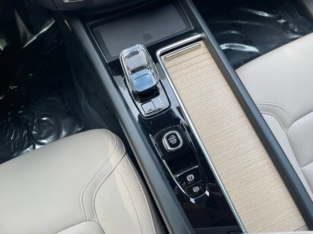 Certified 2026 Volvo XC60 B5 Plus AWD/4WD image 23