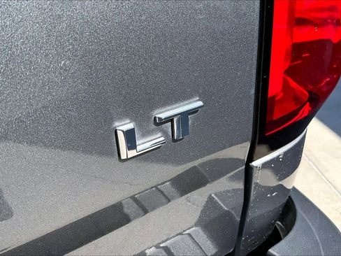 Used 2022 Chevrolet Colorado LT w/ Safety Package image 7