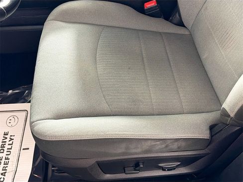 Used 2022 RAM 1500 Classic SLT w/ SLT Plus D￩cor Group image 17