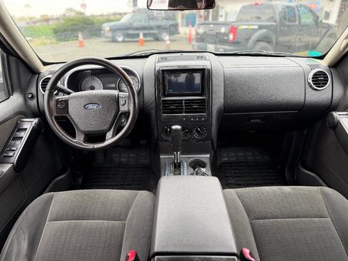 Used 2009 Ford Explorer Sport Trac XLT image 18