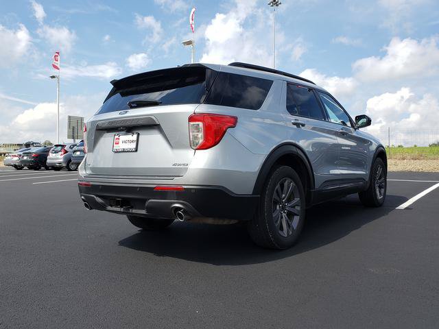 Used 2023 Ford Explorer XLT w/ Equipment Group 202A AWD/4WD image 5