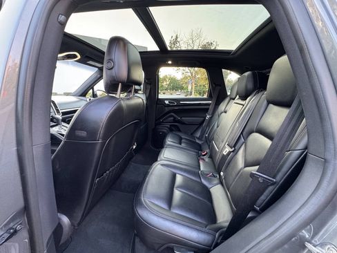 Used 2017 Porsche Cayenne S AWD/4WD image 8