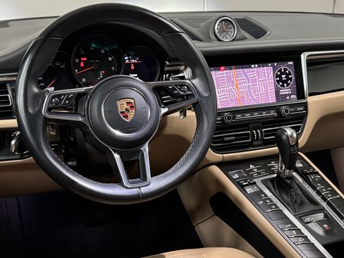 Used 2019 Porsche Macan image 35