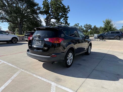 Used 2014 Toyota RAV4 Limited w/ Technology Package AWD/4WD image 6