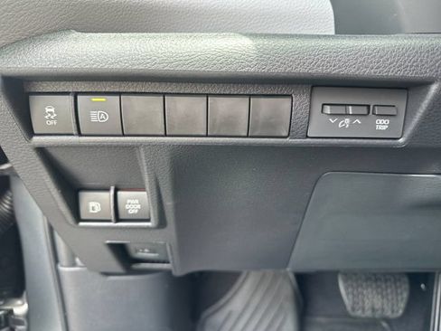New 2026 Toyota Sienna XLE FWD image 15
