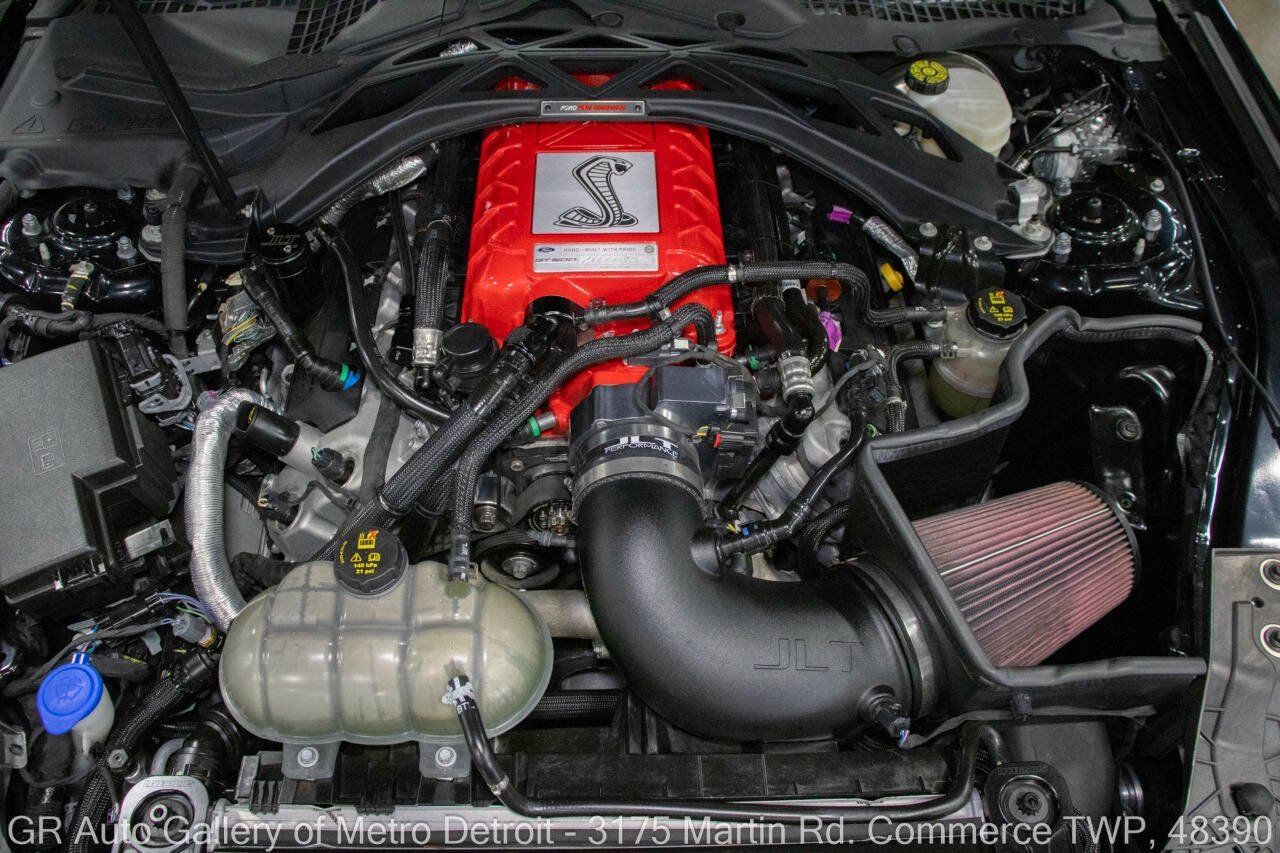 Used 2020 Ford Mustang Shelby GT500 w/ Carbon Fiber Track Pack RWD image 19