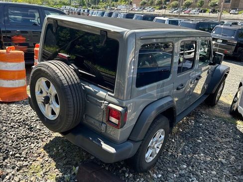 Used 2022 Jeep Wrangler Unlimited Sport w/ Sun And Sound Package AWD/4WD image 4