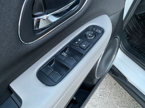 Used 2022 Honda HR-V EX image 12