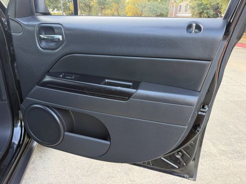 Used 2016 Jeep Patriot Sport w/ Power Value Group FWD image 9