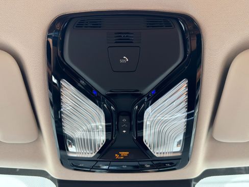Used 2023 BMW X7 xDrive40i w/ Executive Package AWD/4WD image 38