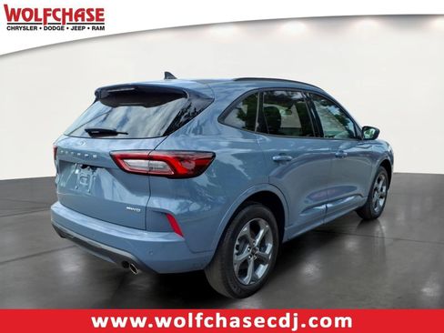 Used 2024 Ford Escape ST-Line w/ Tech Pack #1 AWD/4WD image 5