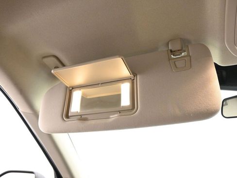 Used 2022 Ford Explorer XLT image 27