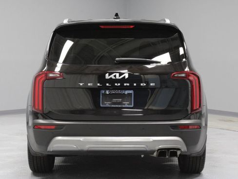 Used 2022 Kia Telluride EX w/ EX Premium Package FWD image 10