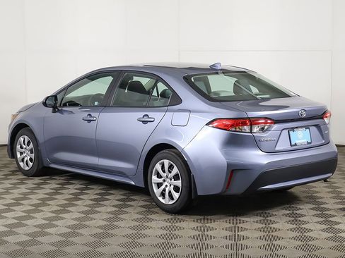 Used 2022 Toyota Corolla LE FWD image 6