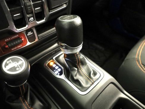 Used 2023 Jeep Gladiator Mojave w/ Cold Weather Group image 27