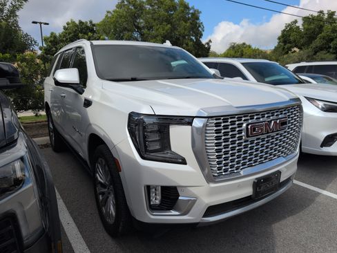 Used 2022 GMC Yukon Denali AWD/4WD image 2