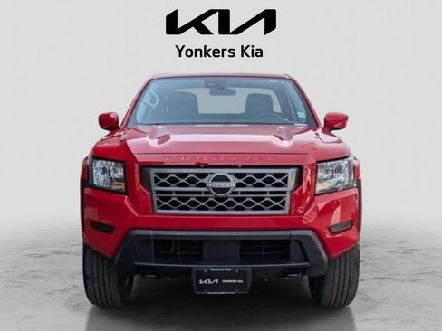 Used 2023 Nissan Frontier SV AWD/4WD image 3
