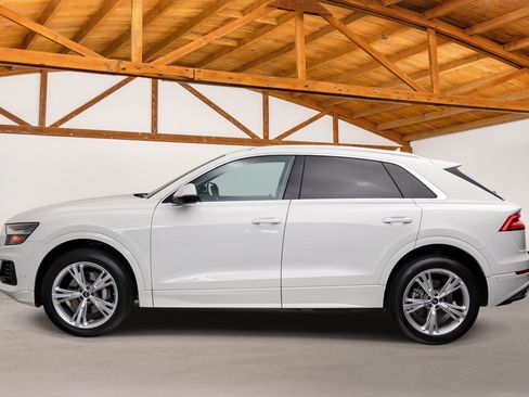 Used 2023 Audi Q8 Premium Plus w/ Premium Plus Package AWD/4WD image 2