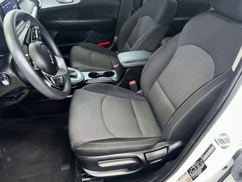 Used 2023 Kia Forte LXS image 2