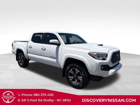 Used 2019 Toyota Tacoma TRD Sport RWD image 4