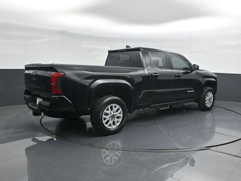 Used 2025 Toyota Tacoma SR5 AWD/4WD image 2