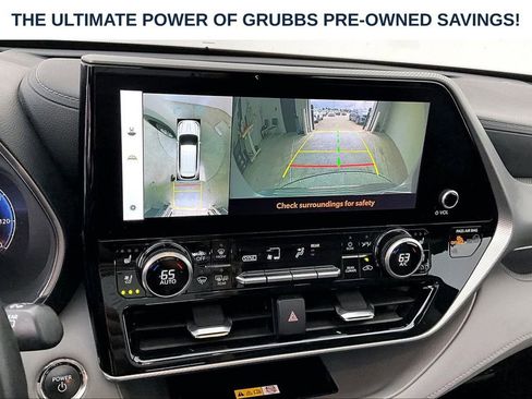 Used 2023 Toyota Highlander Platinum FWD image 30