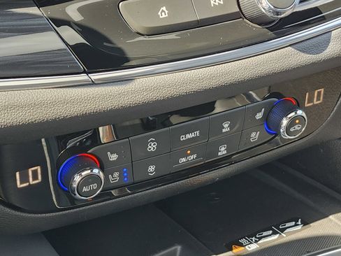 Used 2023 Buick Enclave Premium w/ Experience Buick Package image 31