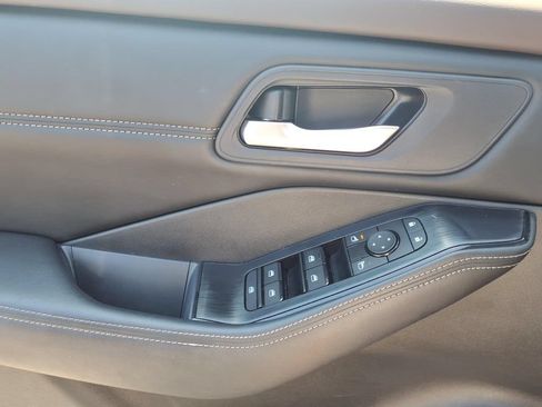 Used 2023 Nissan Rogue SV w/ SV Premium B Package AWD/4WD image 12