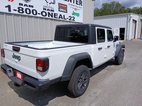 New 2025 Jeep Gladiator Sport image 3