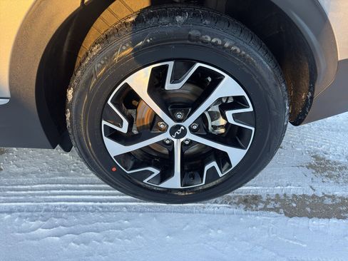 Used 2025 Kia Sportage EX w/ Premium Package image 10