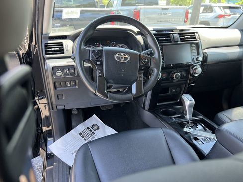 Used 2022 Toyota 4Runner TRD Off-Road Premium w/ Moonroof Package AWD/4WD image 30