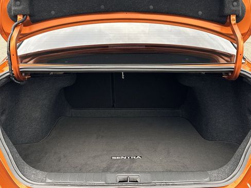 Used 2022 Nissan Sentra SR w/ SR Premium Package image 23